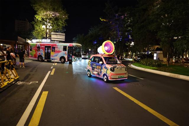 百年长街跃音符，唱响长春夜旋律，2025长春文旅街头音乐会启幕
