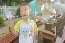 新区育才幼儿园：亲子一起“摊”玩“六一”图片