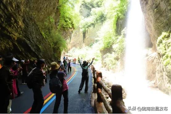 宕·寻22°的夏天！甘肃宕昌：药乡山水调出清凉康养“大处方”