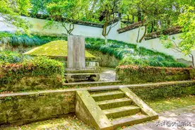 “坟上有洞后代贫，坟旁三物出富人”，这话包含了什么习俗？图片