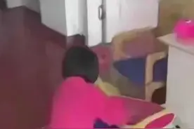 女童遭4名幼师殴打后续！拘留后重返校园？父母发声，官方回应图片