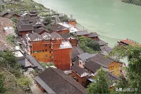 重庆市酉阳与彭水、贵州省沿河交界千年古镇，“湖广填川”第一站图片