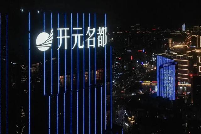 和平饭店领衔老钱风，反效率服务成奢侈，经典设计打败快餐文化！
