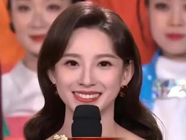 至今还未婚的8位央视女主持人	，最大60岁，最小32岁，令人唏嘘