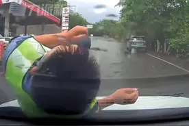 云南“碰瓷”式执法后续：执法人员停职，涉事司机非法运营图片