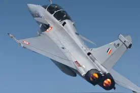 “小马拉大车”的悲剧，数据明显更好的阵风，为何打不过歼-10？图片