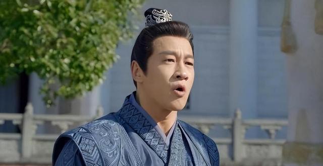 收手吧何润东！别再侮辱观众眼睛了，49岁扮嫩演少年，雷人又无脑