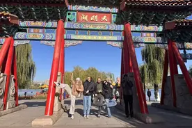 在济南逛大明湖竟然还能偶遇俄罗斯芭蕾舞顶流！图片