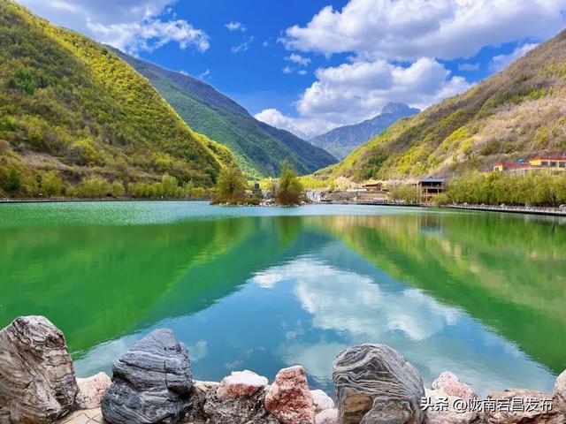 这么近 那么美 漫游官鹅赏山水 |“五一”趣游鹅嫚沟！高空漂流+玻璃桥解锁刺激新体验