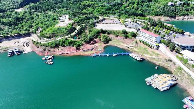 五一的小浪底：一湖碧水倒青天，十里画廊入镜来
