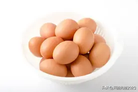 鸡蛋为什么有红壳和白壳？图片