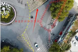 郧阳区一道路临时施工，双向车道可正常通行图片