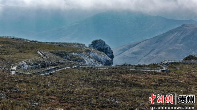 雪画屋脊，贵州韭菜坪美成水墨丹青