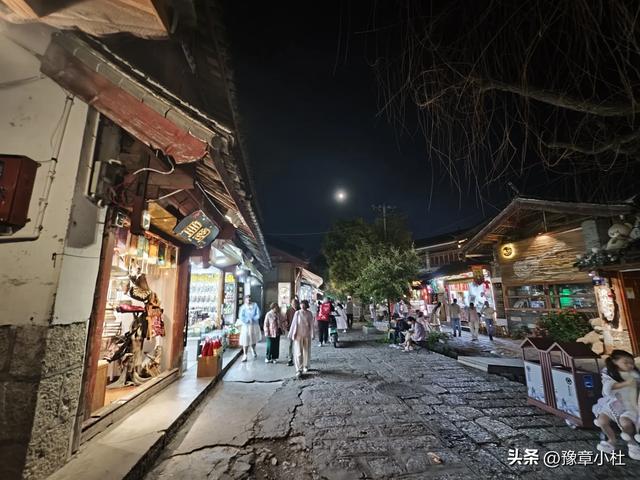 从世界恐龙谷到神秘的大理国，八天时间探秘云南奇境