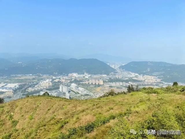 周末休闲好去处！探寻汉朝古寨千年古村，登悬空观景台一览绝美