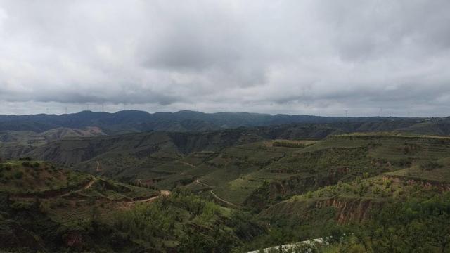 我为何要去陕北旅行？您认为我会写什么？为何写作？
