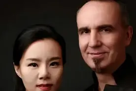 20年跨国爱情梦碎！龚琳娜含泪宣布离婚！网友：爱情输给了距离图片