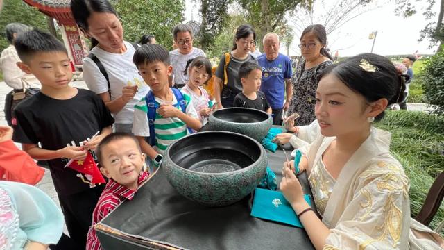 咔嚓！在岳阳，跟全国人民来张“全家福”！