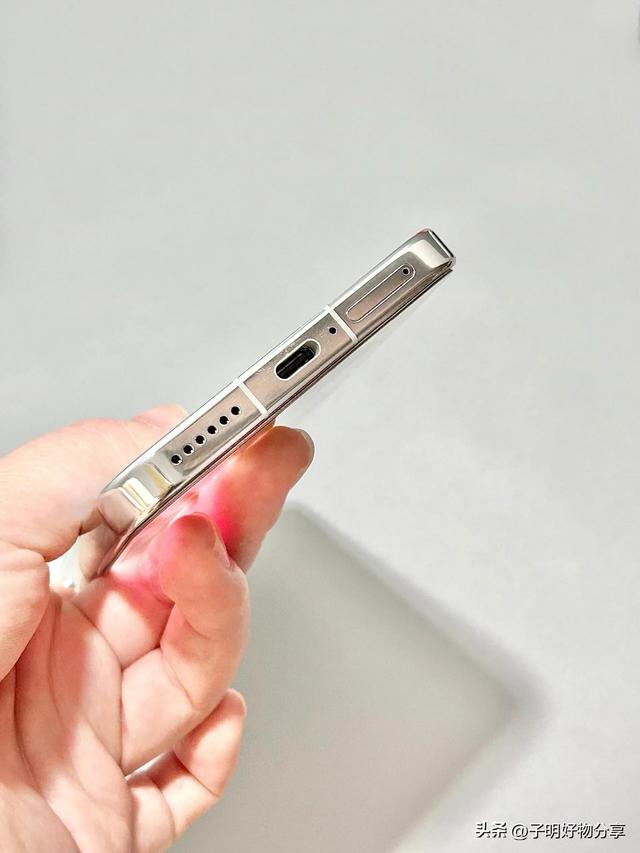 华为彻底豁出去了！极窄直屏+麒麟9010S+潜望长焦