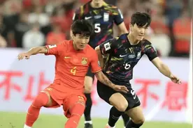 出线！恭喜中国男足晋级18强赛，排队感谢新加坡队，球迷炸锅图片