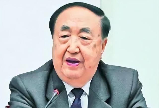 他54岁担任辽宁省委书记	，曾查办东北乔四，57岁任黑龙江省委书记