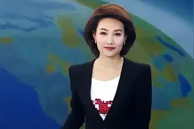 深扒之下，终于明白央视主持人李梓萌，为啥47岁还不结婚了图片