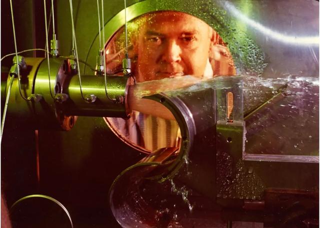 推开44吨的秘密：关于那扇“世界最重之门	”的硬核往事