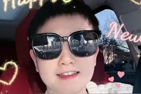 孙颖莎考驾照晒"天价"豪车，王楚钦参加家庭聚会 梁靖崑带儿子滑雪图片