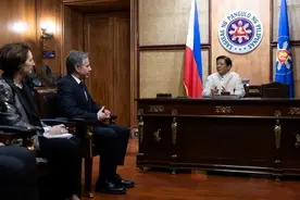 菲律宾刚拉来美日澳援兵，中方重兵合围中业岛，收复失土倒计时？图片