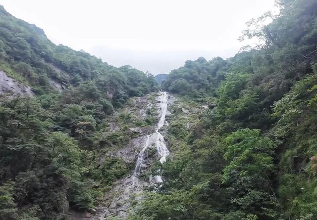 去了一趟江西武功山旅游,发了朋友圈,以为有人点赞,结果尴尬了