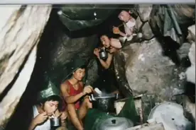 猫耳洞作战有多艰苦？老兵：战友在换防前夕崩溃牺牲，羡慕死亡图片