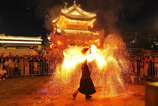 人人人！忠义老街火热出圈