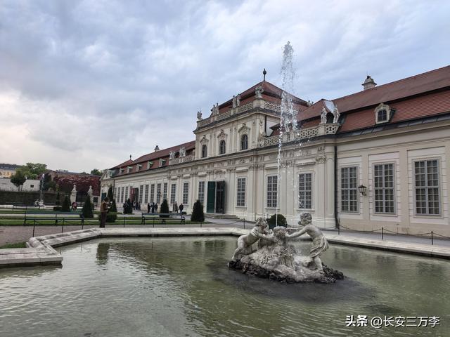 欧洲行第7天：参观世界文化遗产梅尔克修道院，逛维也纳和美景宫