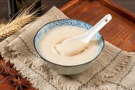 熬猪油，别只知道加盐，多加2样，放再久也不坏，又香又白不腥气图片