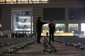 重庆正式启动“魅力重庆”无人机灯光秀常态化展演！重庆警方提示来了→图片