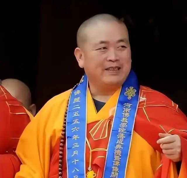 少林寺方丈释永信被查！转移股份至情人名下，4.5亿合同被爆出