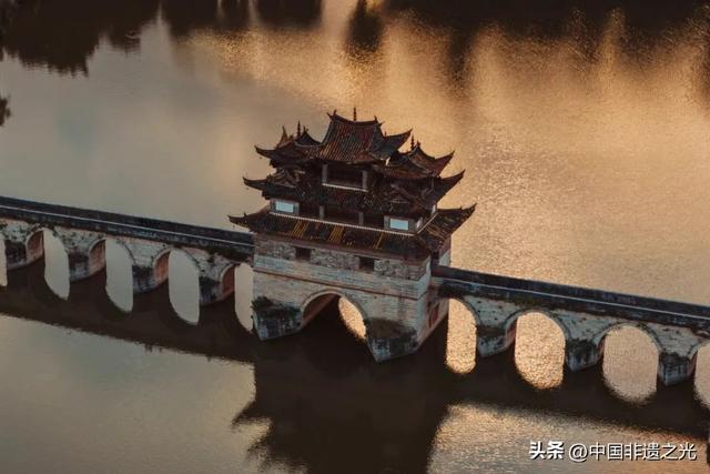 云南建水——千年临安古城 ：中国最后一座活着的古城！