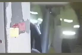 长沙一小区保安帮业主关窗后，向业主保温杯内小便，物业：已开除图片