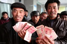 国家统计局新数据出炉，影响2025年养老金涨幅，事关到手金额，咋回事儿？图片