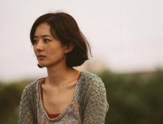 冯绍峰也没想到，被官媒高调官宣喜讯的赵丽颖，证实陈晓没说错