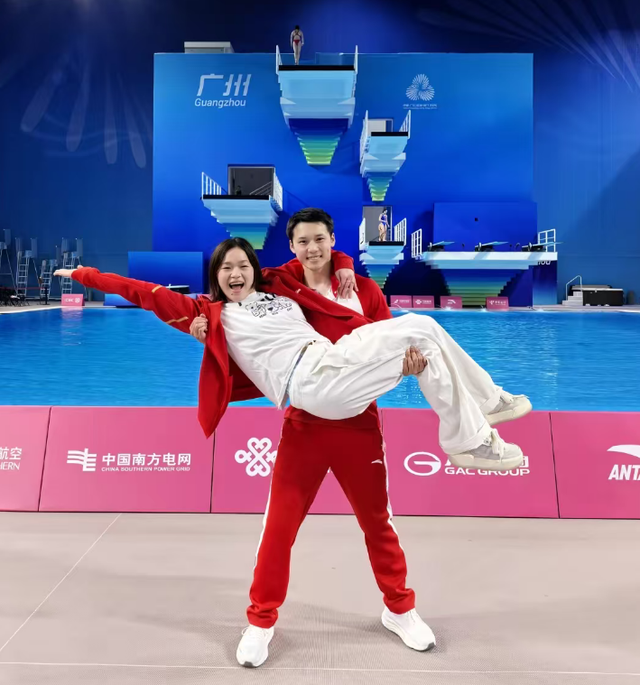 全红婵发文：“没有白走的路，对错都是我的脚印”，此前带伤收获1金，称无论输赢都很开心，尽力就好