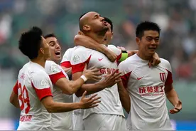 工体首胜！成都蓉城读秒绝杀北京国安图片