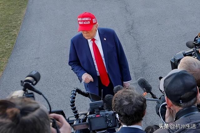 不到24小时，高市等来救兵！美军轰炸机现身日本海，中俄口径一致