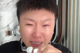 叶海洋最大的对手出现，买精生子30万人围观，19岁男保姆哭成泪人图片