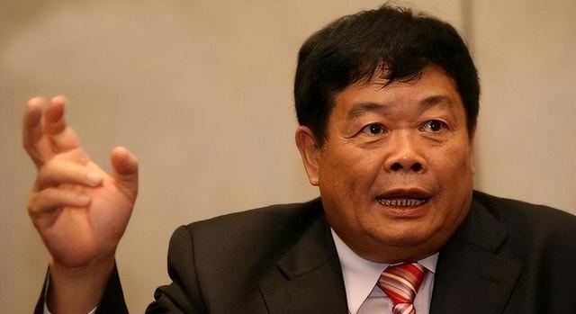 曹德旺预言成真了？我国二三十层的电梯房，或将面临同一个结局？