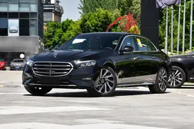 中大型轿车奔驰E级为何经久不衰？解读24款奔驰E300 L豪华型图片