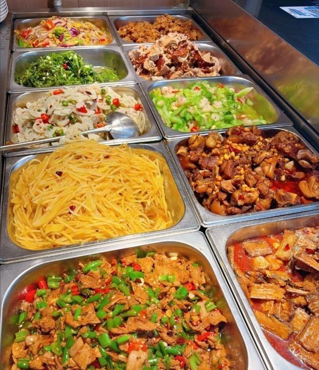 北京下了死命令：2027年底前	，所有中小学必须告别“校外配餐”​