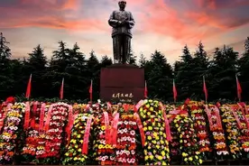 全国最高的毛主席铜像，竟然还有这个鲜为人知的惊人巧合图片