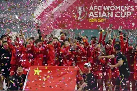 中国足球历史上最强的前锋是谁呢图片