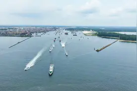 开海啦！南海伏季休渔期结束 广西7300余艘渔船出海图片